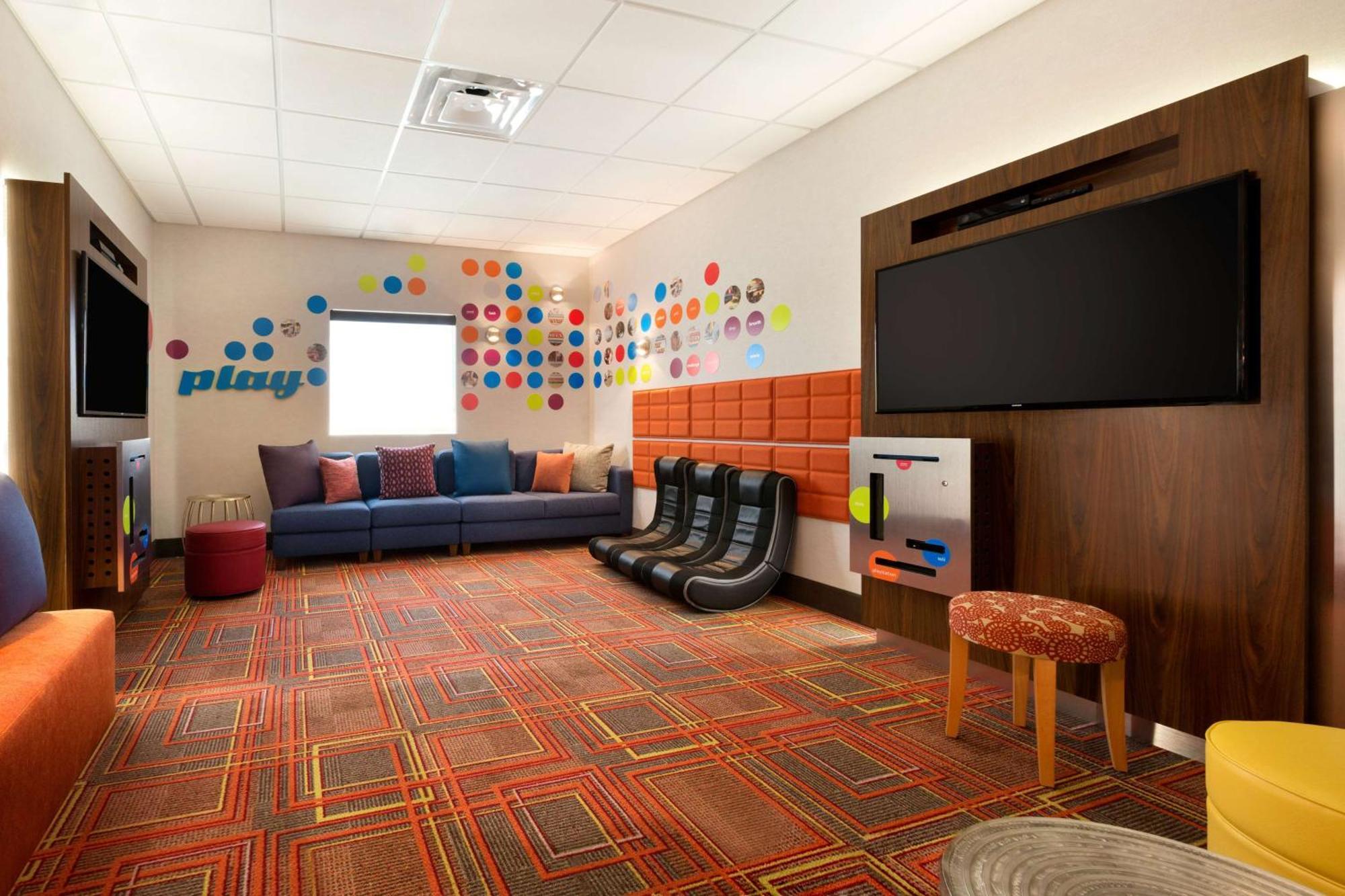 Home2 Suites By Hilton Glendale Westgate Exterior photo